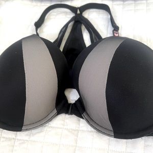 NWT Victoria Secret 32DD, Black with platinum lace T-Back pullover